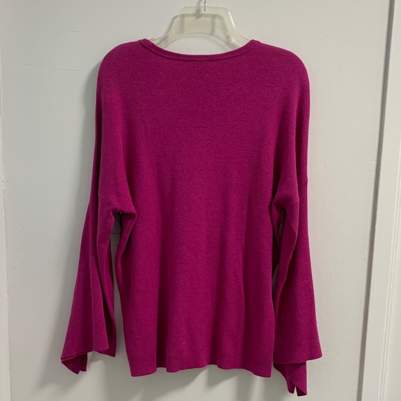 NWT CABI SWEATER WITH V-SHAPE BELL WINGS - Picture 1 of 9